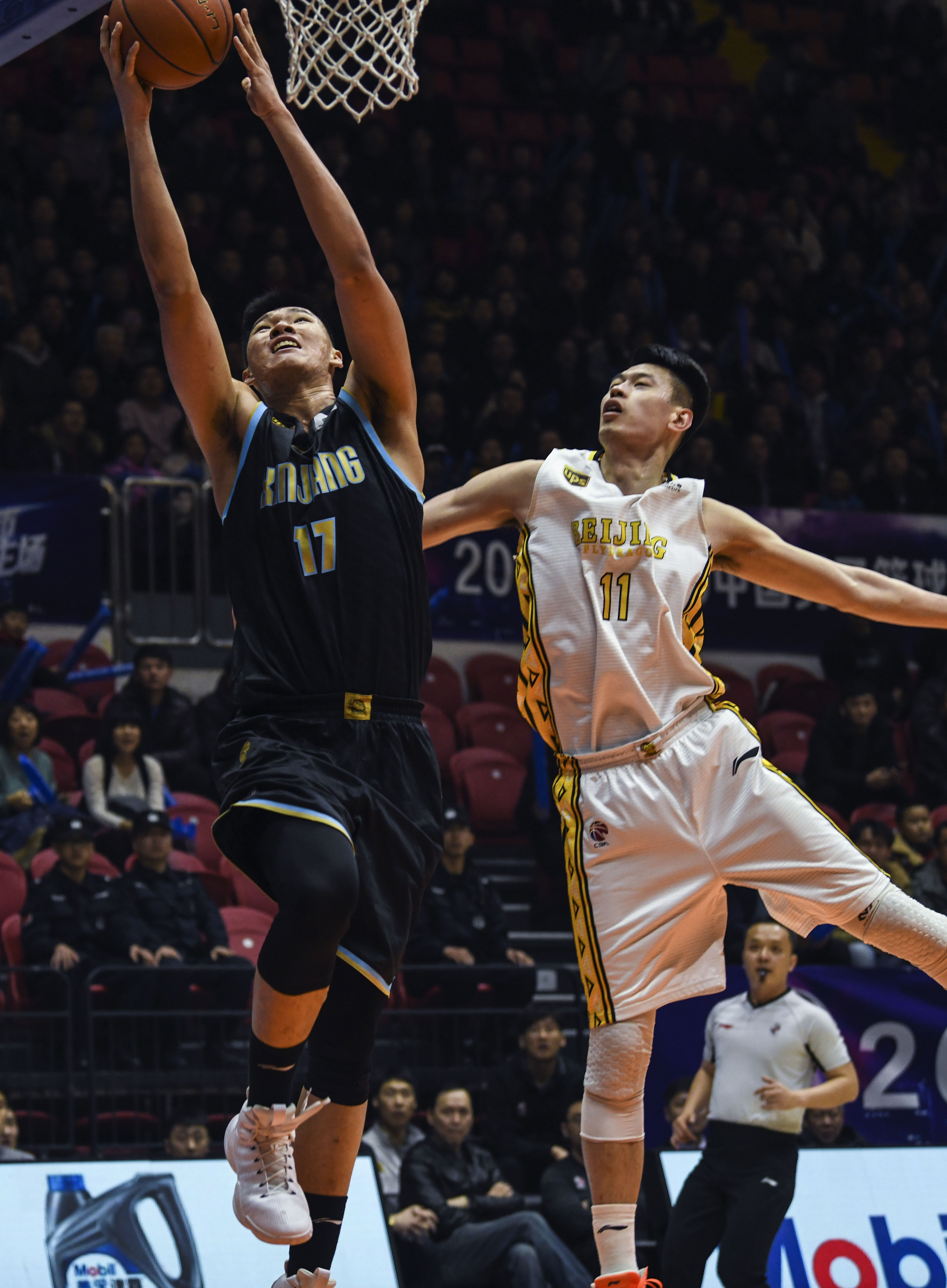 一场硬仗中 一场硬仗中